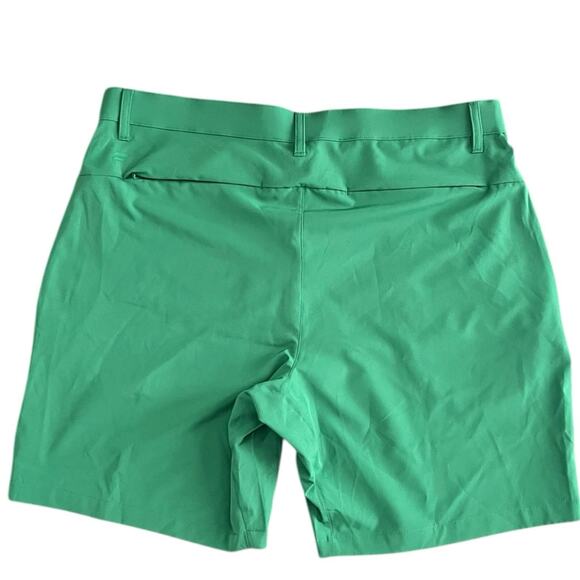 Fabletics The Only Short Men's Size 35 Green 4-Way Stretch Water Resistant Golf - Picture 2 of 4